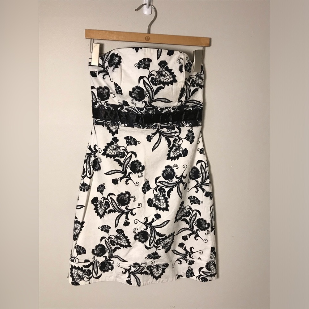 White House Black Market Strapless Dress